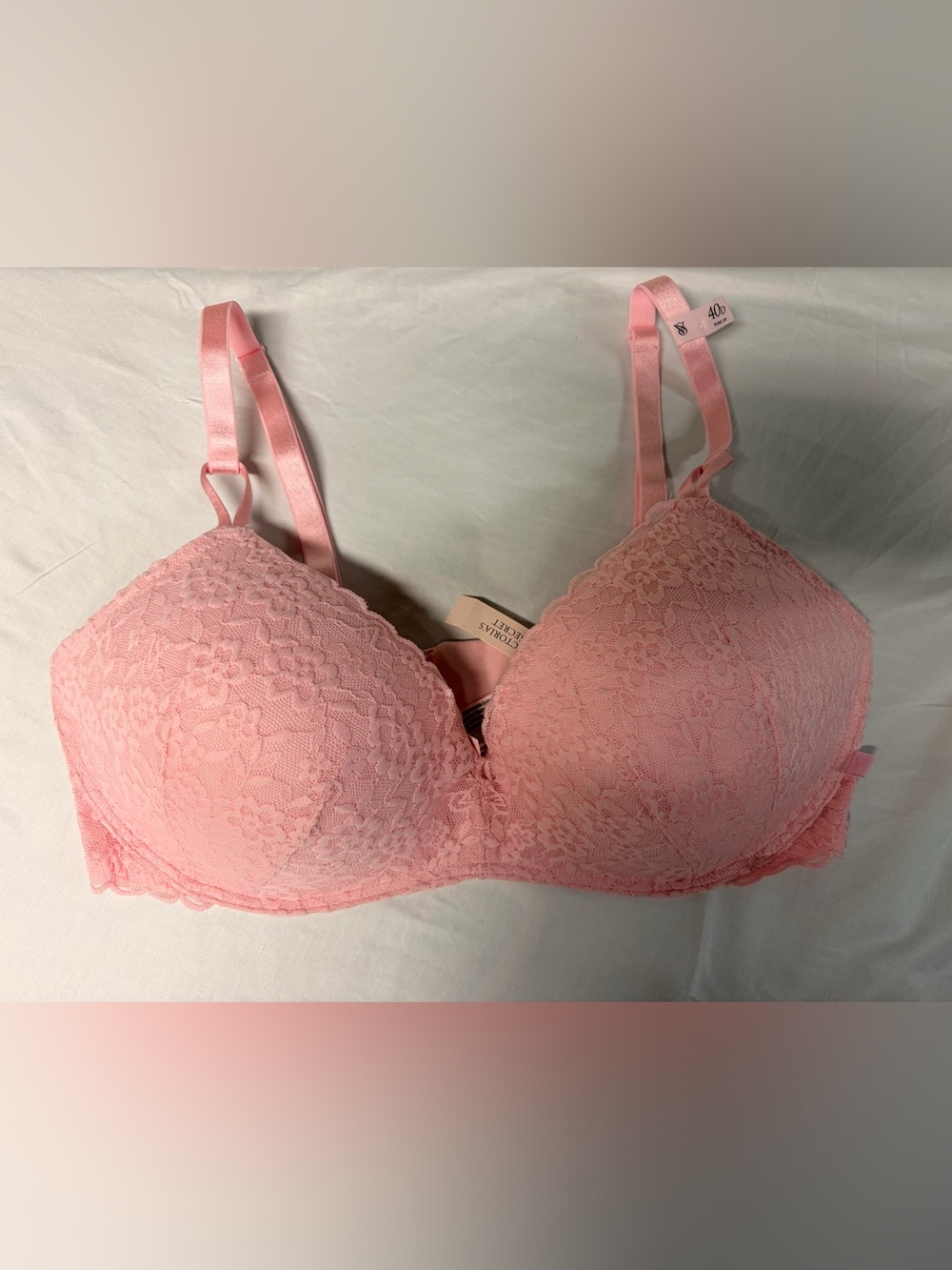 New With Tags Victoria Secret No Wire Bra 40D Padded Cup Lace Adjustable Strap
